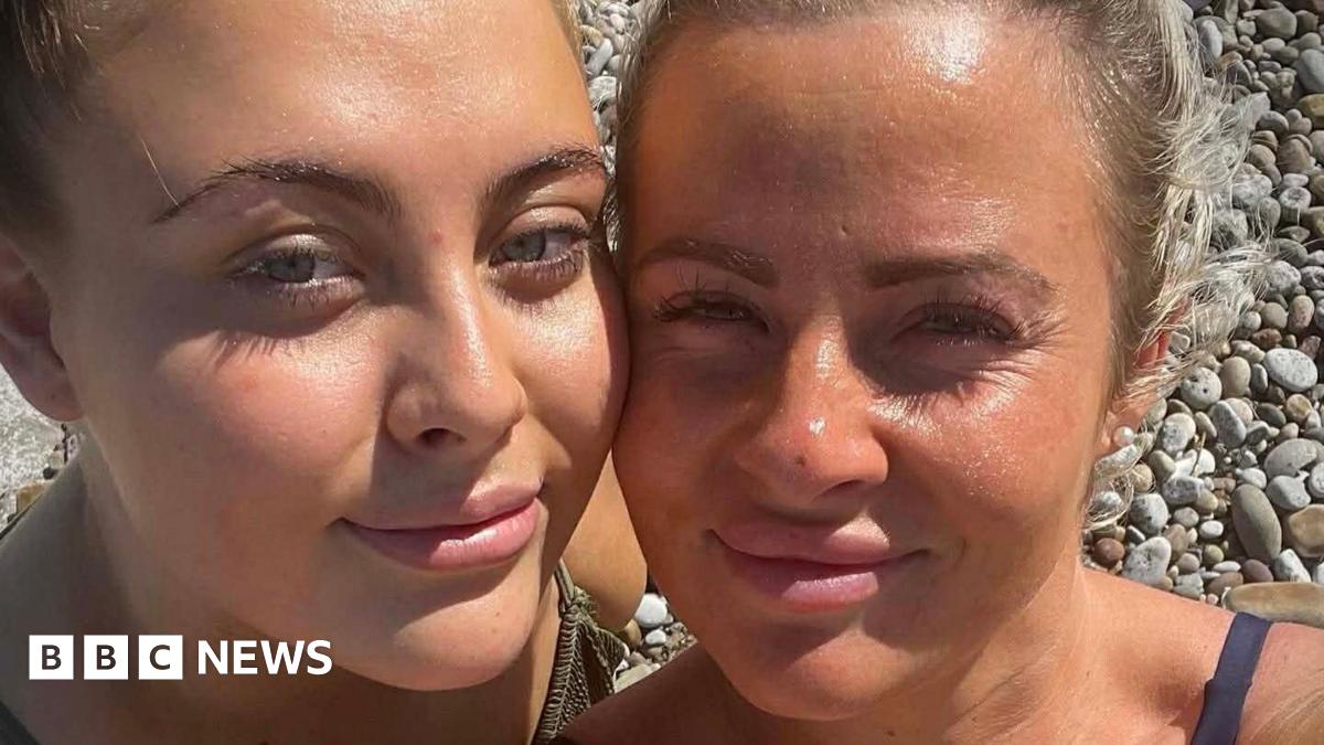 
                            Chloe Hayman's mum hugs her drug-driver killer in jail