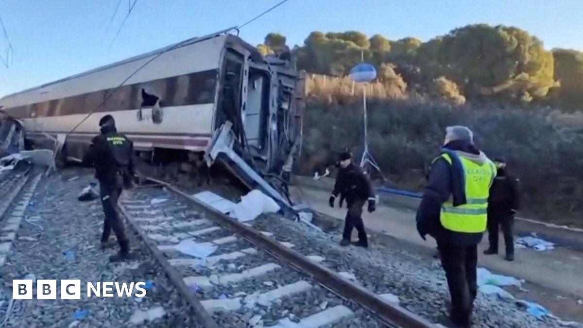Spain train crash continues as investigators probe 'gap' in rail