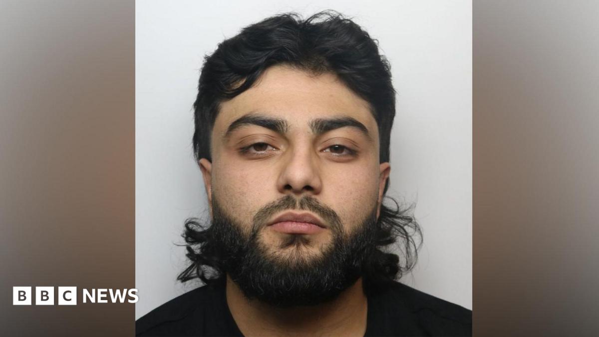 Police launch manhunt after Bradford shooting