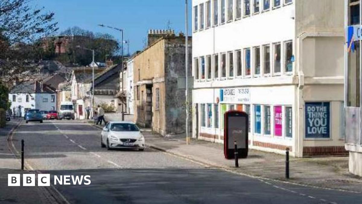 Truro to get 'giant smartphones' installed on streets