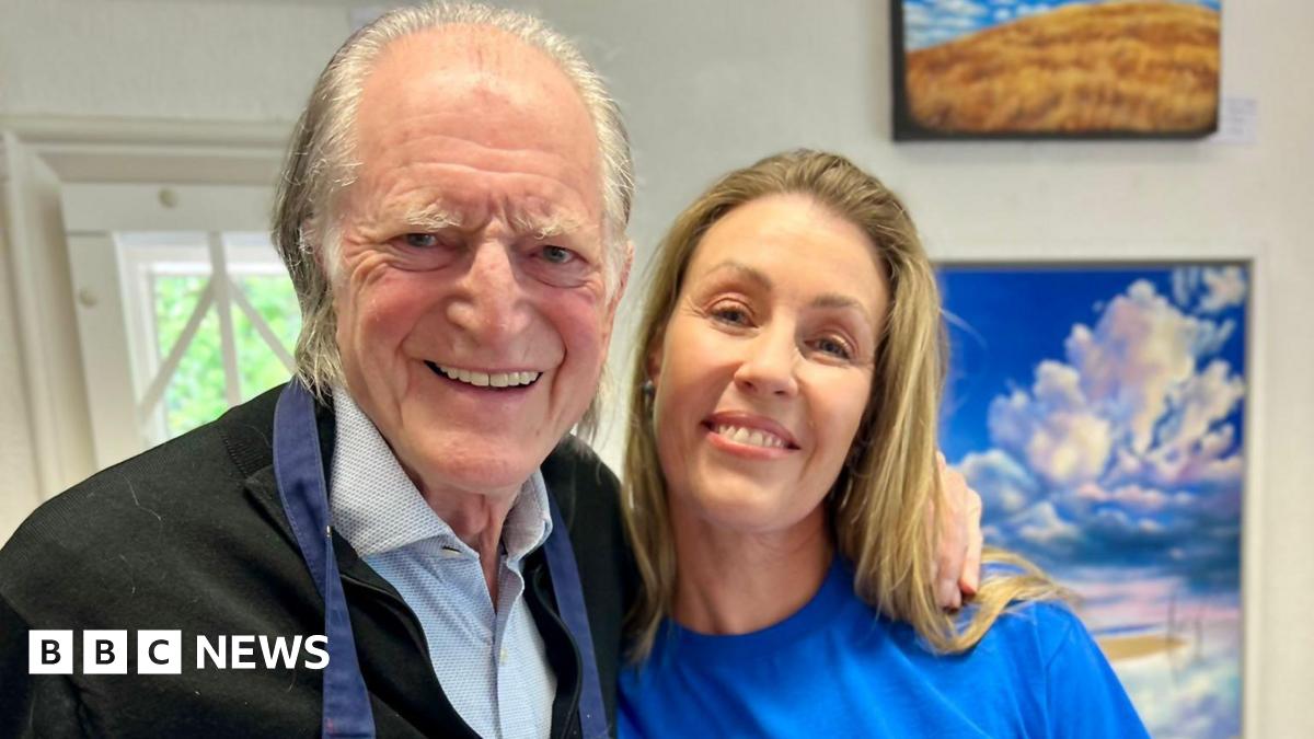 Leamington Spa artist helps actor David Bradley fall in love with painting