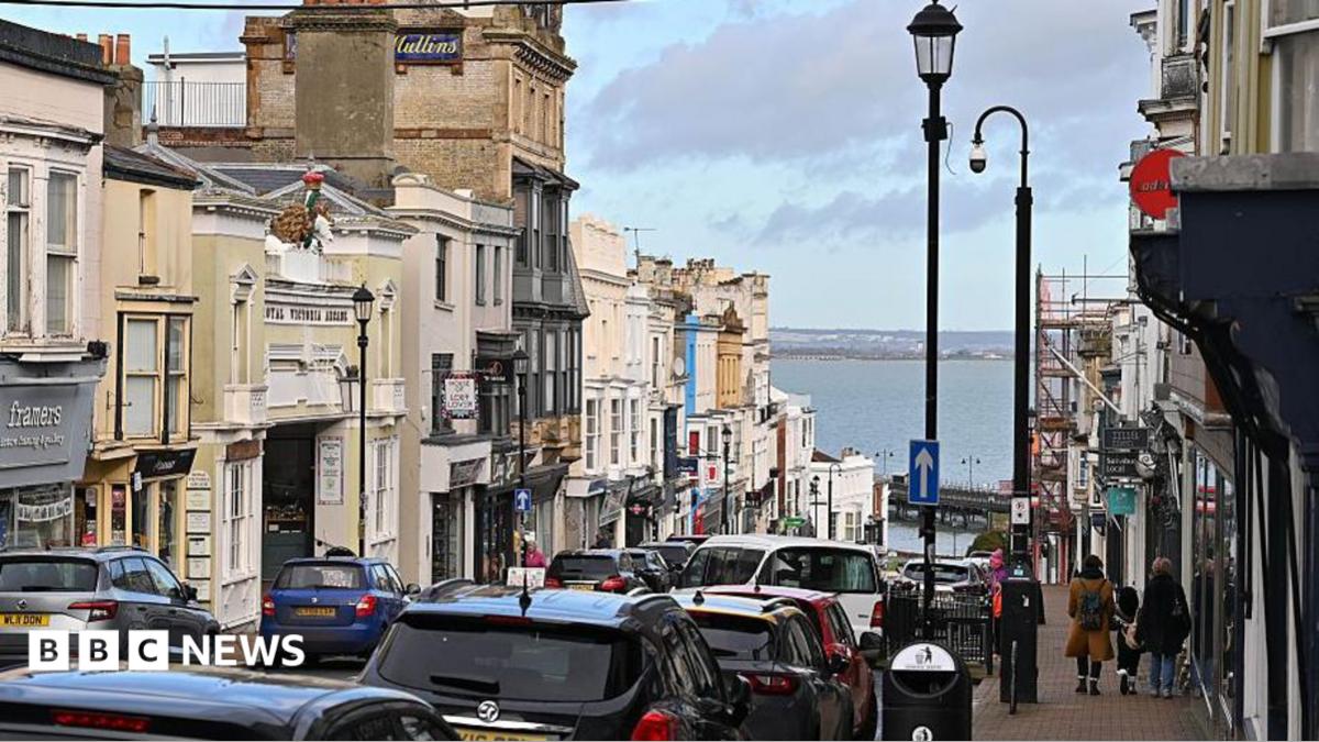 Isle of Wight company bids to bring back land-train services to Ryde