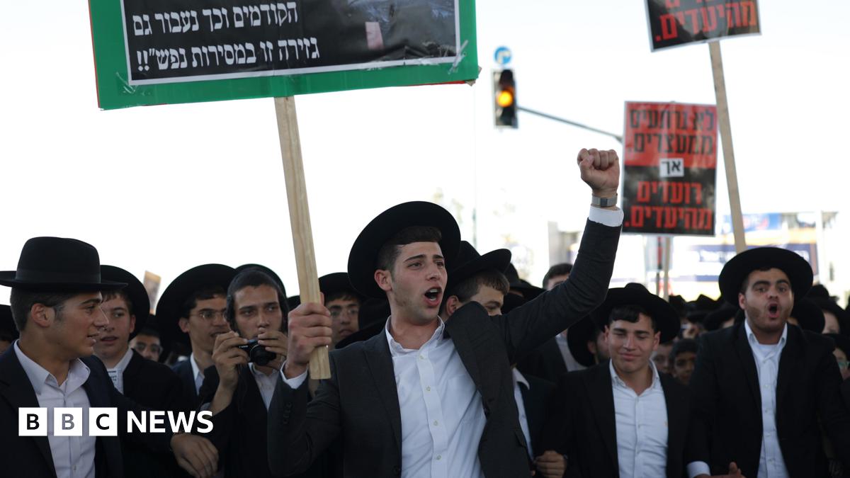 
                            Ultra-Orthodox conscription bill threatens crisis for Israel's government