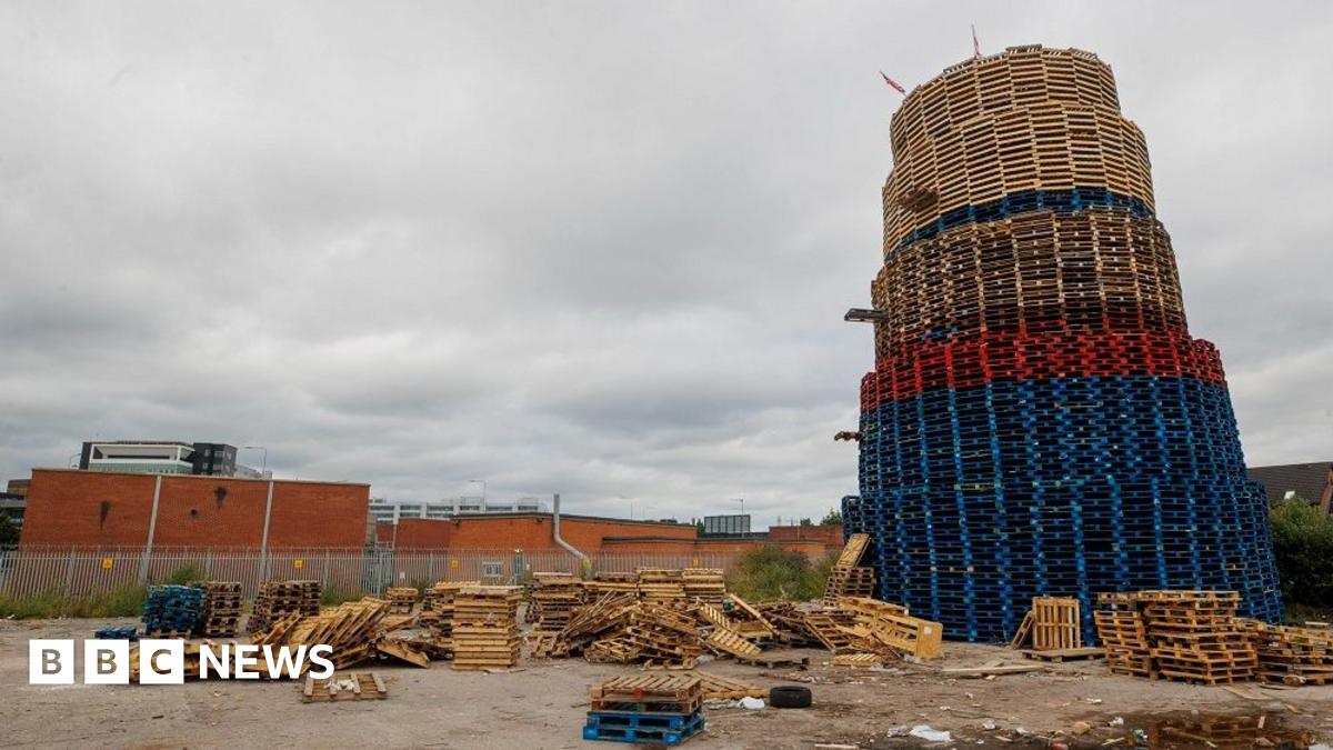 
                            Bonfire: Police declare site a major incident
