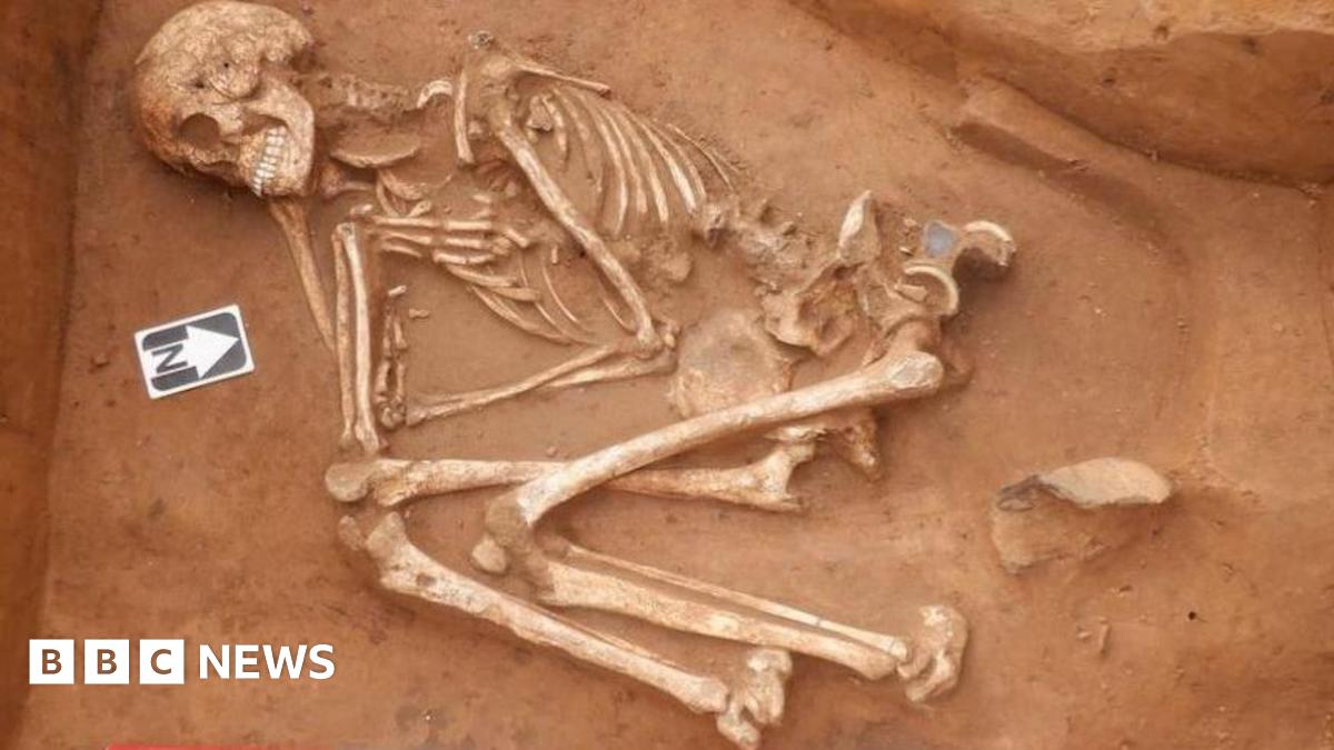 Kent: Bronze Age skeleton found on building site