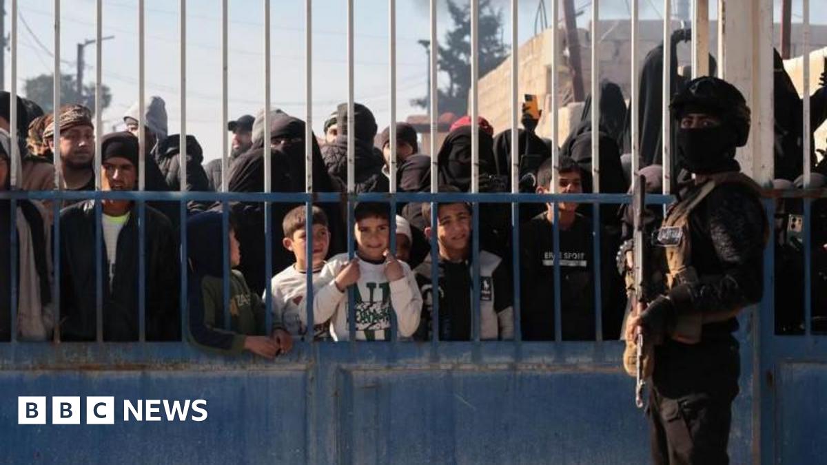 US to transfer Islamic State prisoners from Syria to Iraq
