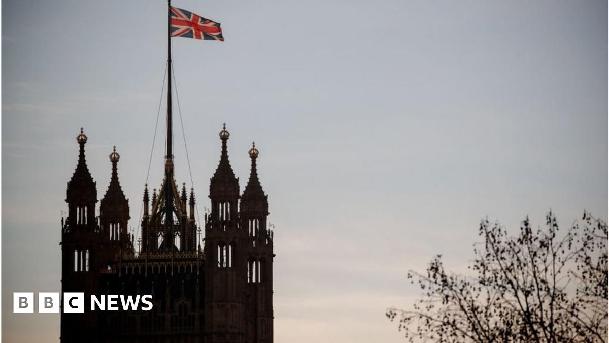 Delay to Brexit if UK wants new deal, says Irish minister - BBC News