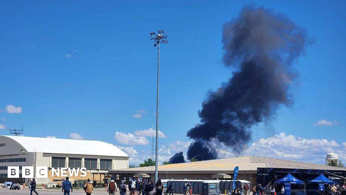 US Navy fighter jets collide during Idaho air show