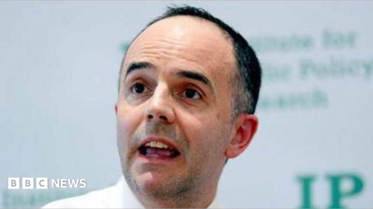 Health secretary seeks advice over maternity inquiry staff who refused to give evidence
