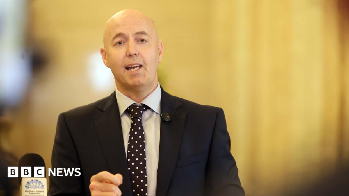 'I'll announce a new health minister on Thursday,' says Burrows, after Nesbitt row
