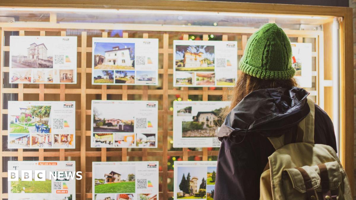 House prices at new high ahead of stamp duty change, says Halifax House prices at new high ahead of stamp duty change, says Halifax