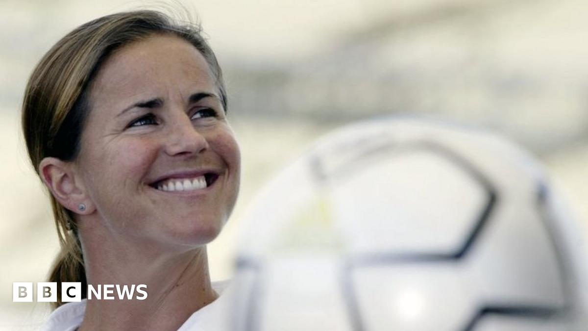 Brandi Chastain, US football star, to donate brain for CTE research(01)