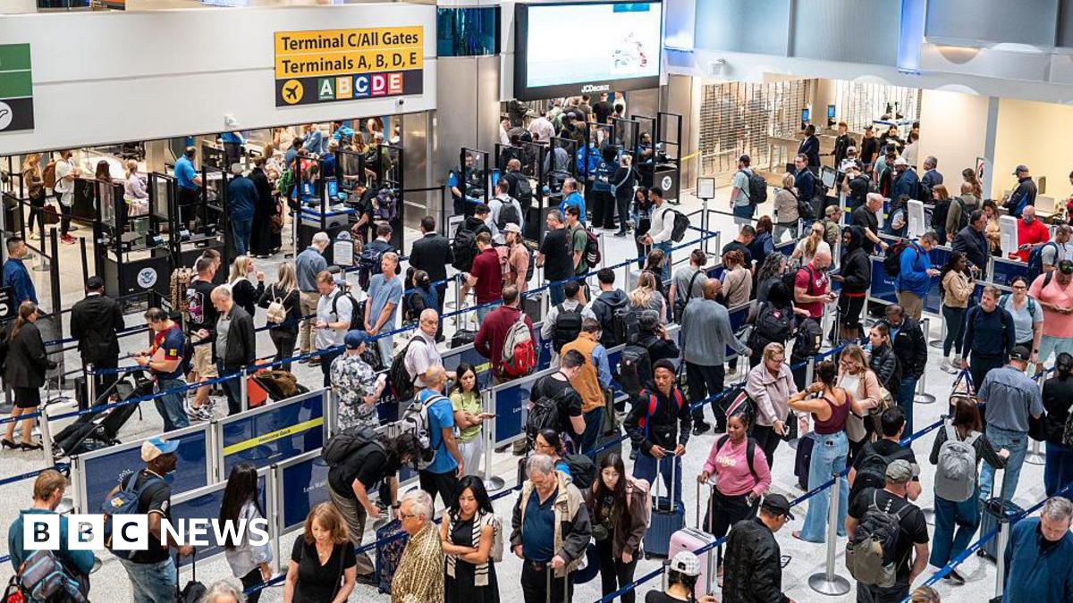 Thousands of US flights cancelled or delayed over government shutdown cuts