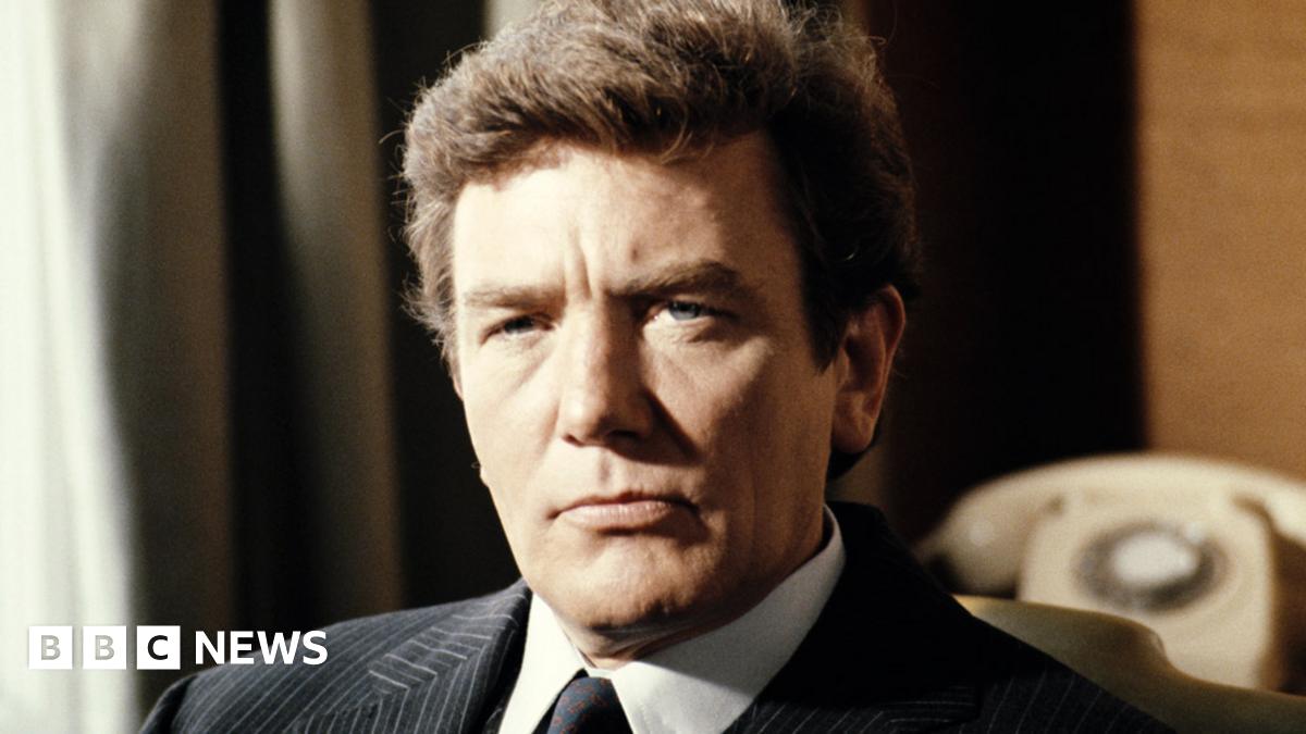 Albert Finney: British actor dies aged 82