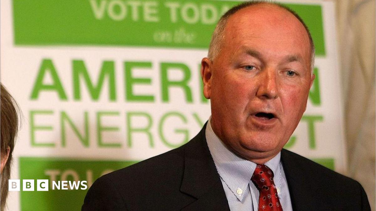 Thousands of Canadians call for US ambassador's expulsion
