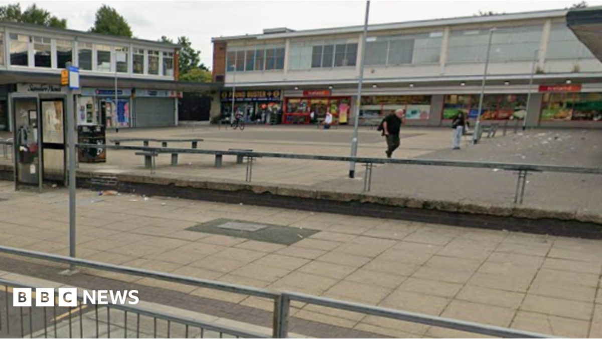 bbc.co.uk - Jonny Humphries - Drug suspect drives through Bootle market in police chase