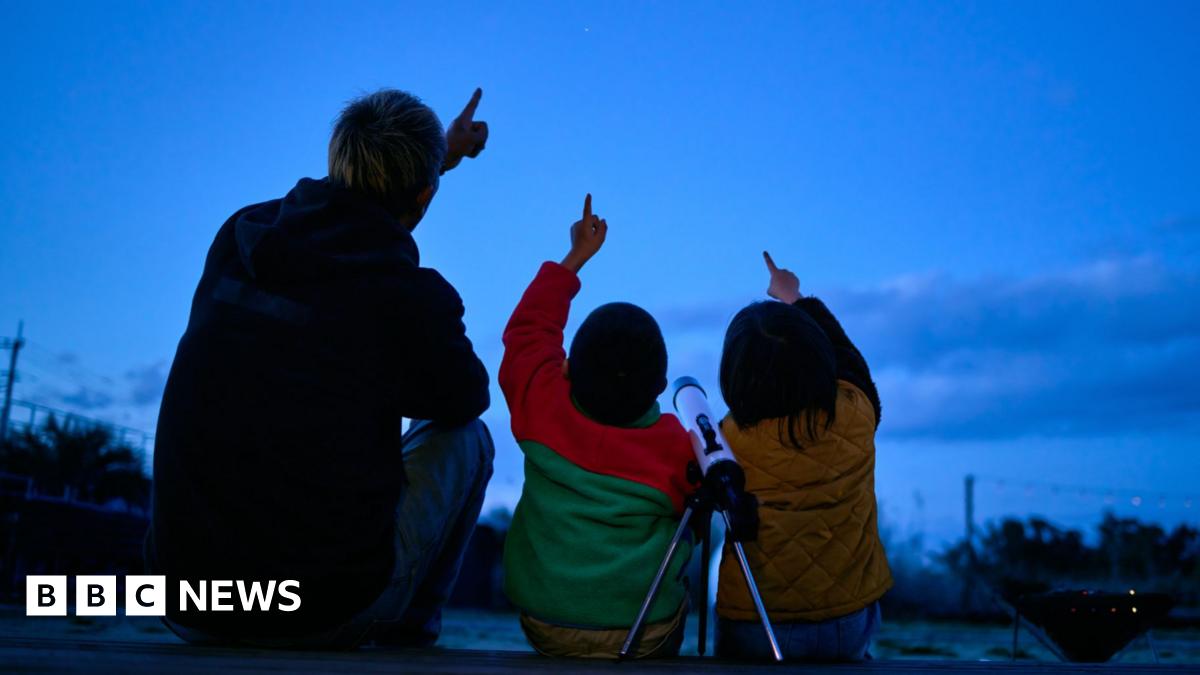 Sieben Planeten stehen diese Woche zum letzten Mal bis 2040 in einer Reihe ...