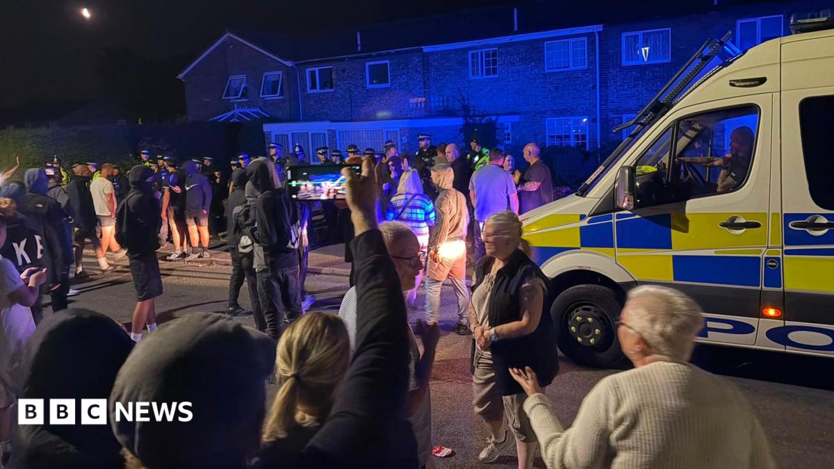 Arrests and injuries amid anti-immigration disorder