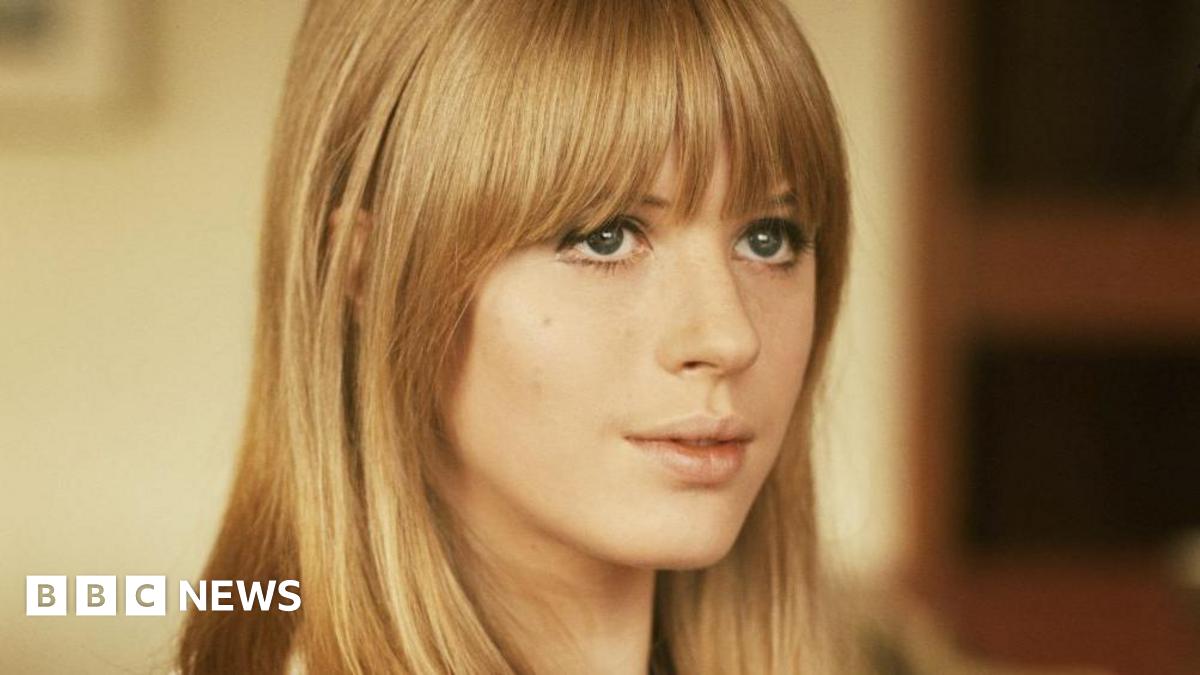 Marianne Faithfull: Singer and actress dies at 78