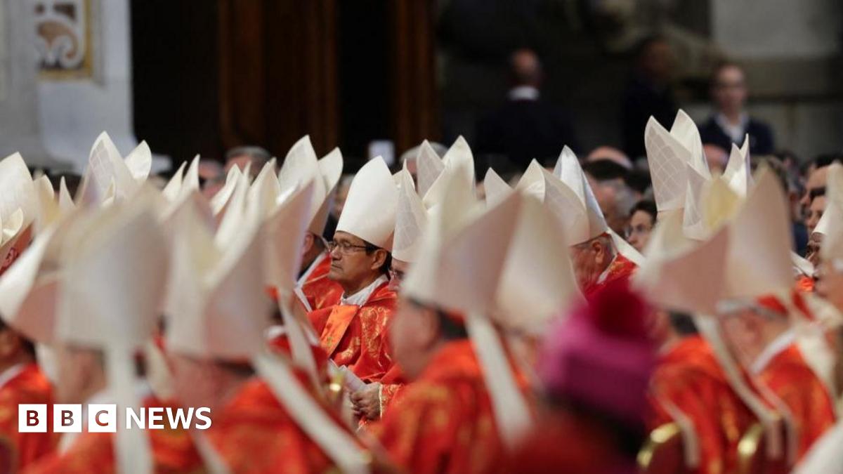 Conclave live: Cardinals celebrate Mass in the Vatican before conclave to elect new pope thumbnail