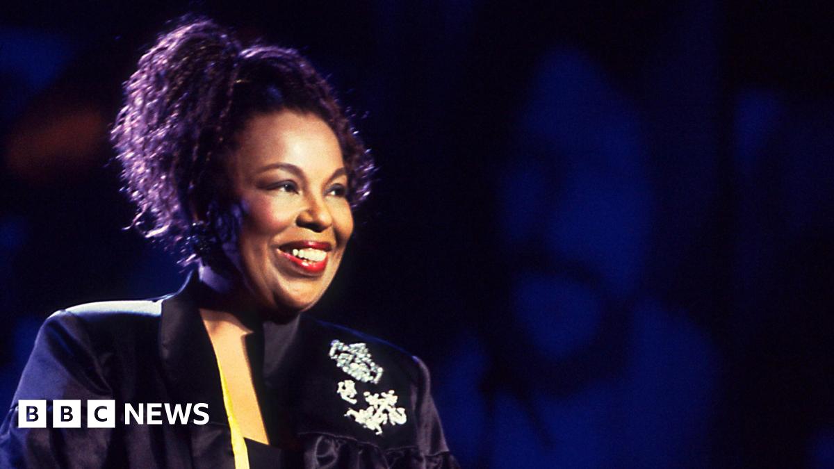 Roberta Flack: Killing Me Softly singer dies aged 88