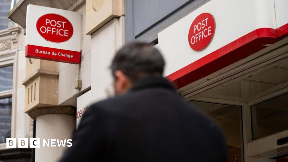 Post Office: MPs call for financial penalty for slow payouts