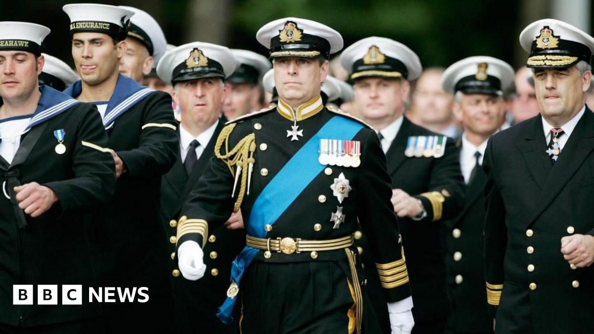 
                            King wants Andrew to lose last military title, minister says