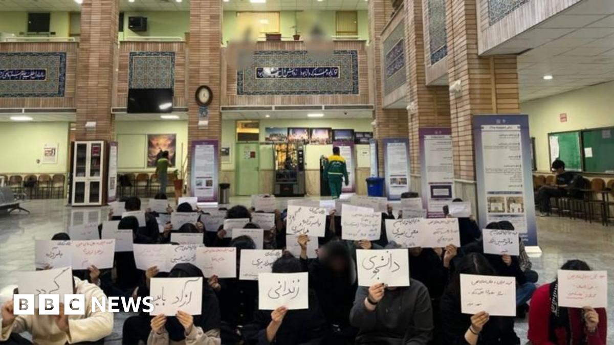 Iran students resume anti-government protests