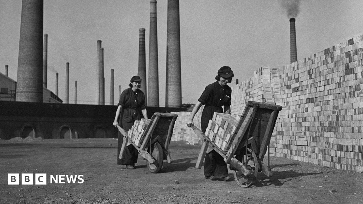 bbc.co.uk - Matthew Lockwood - Stewartby former brickworks site celebrating 100 years