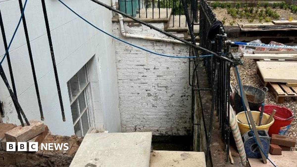 Stratford-upon-Avon firm fined £16,000 after bricklayer's 2.6m fall