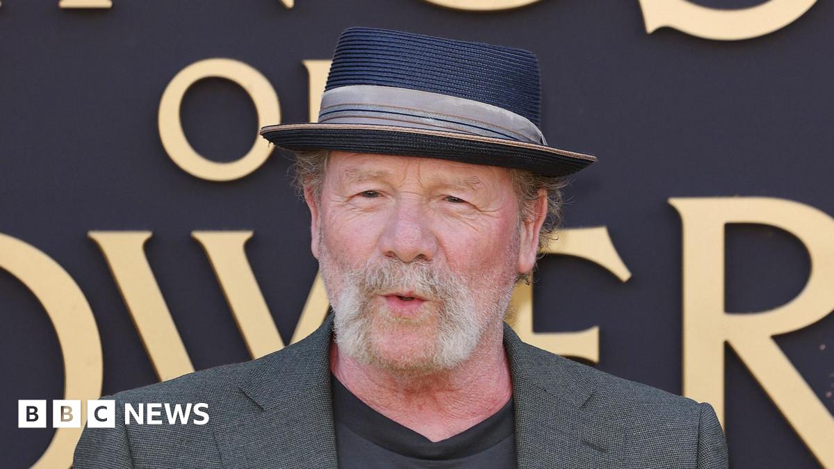
                            Actor Peter Mullan attacked after trying to stop assault