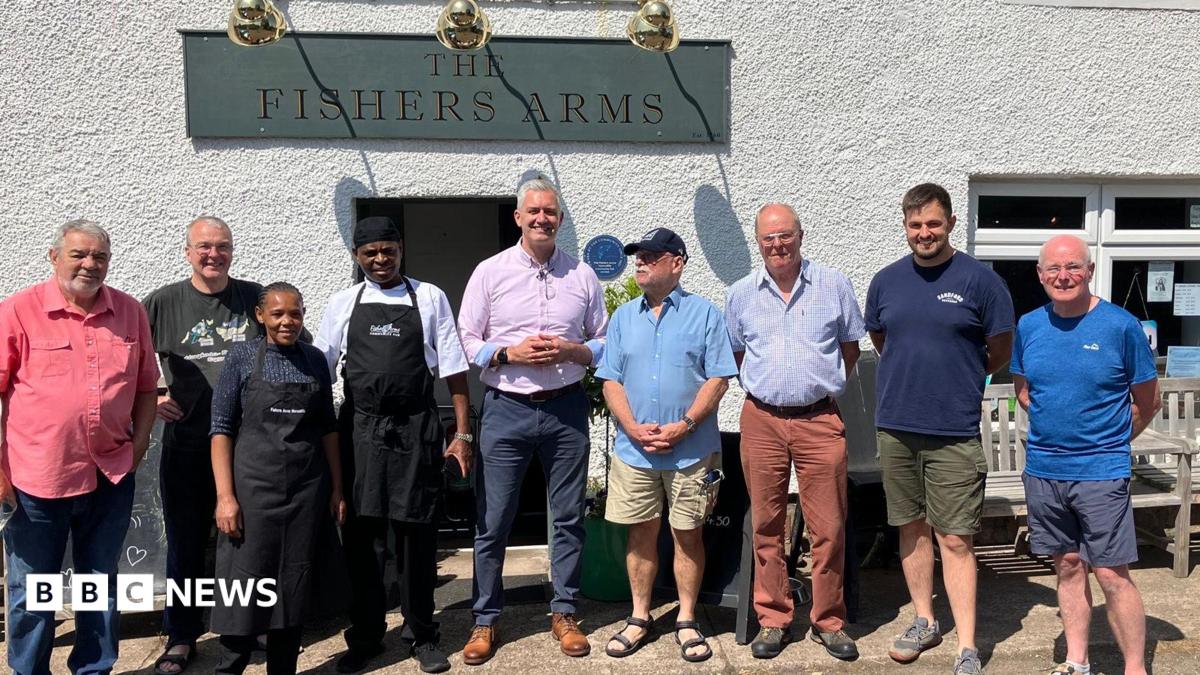 Horncliffe pub celebrates new tenants three years after fundraiser