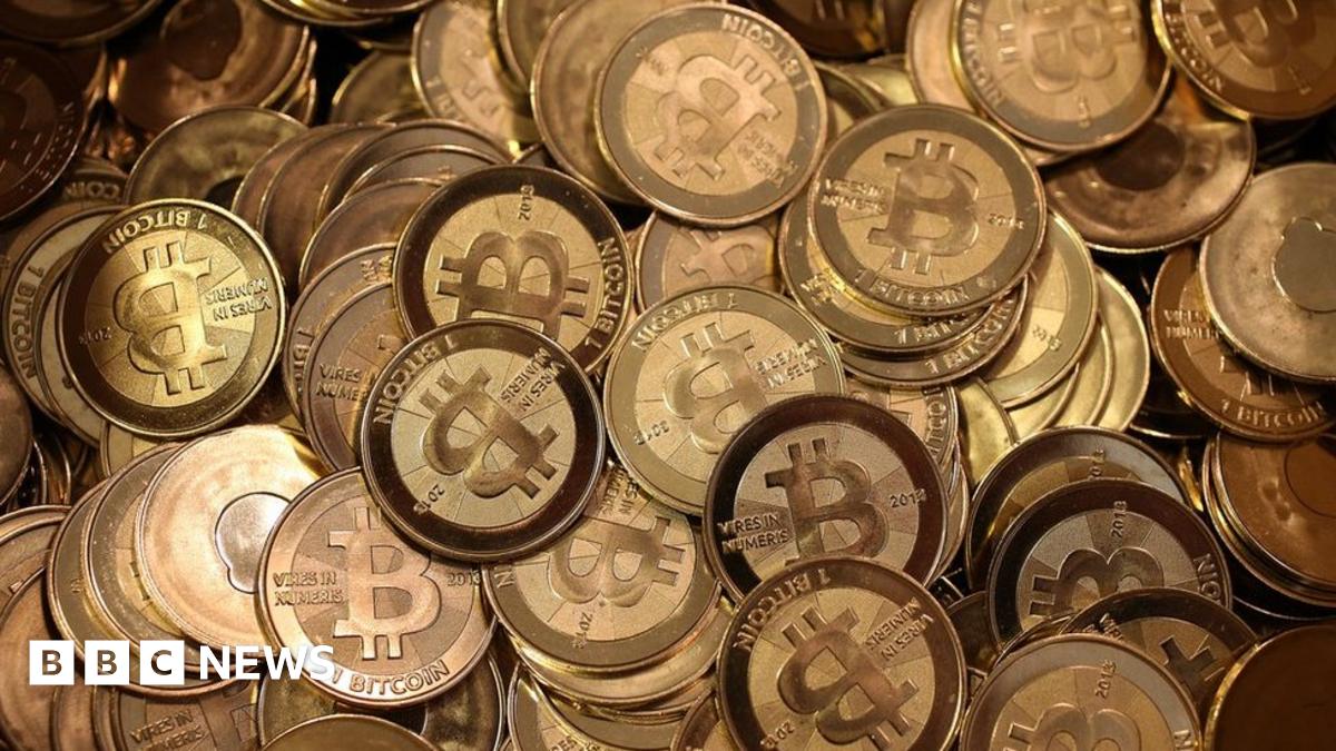 Swiss railway ticket machines to sell Bitcoin digital currency - BBC News