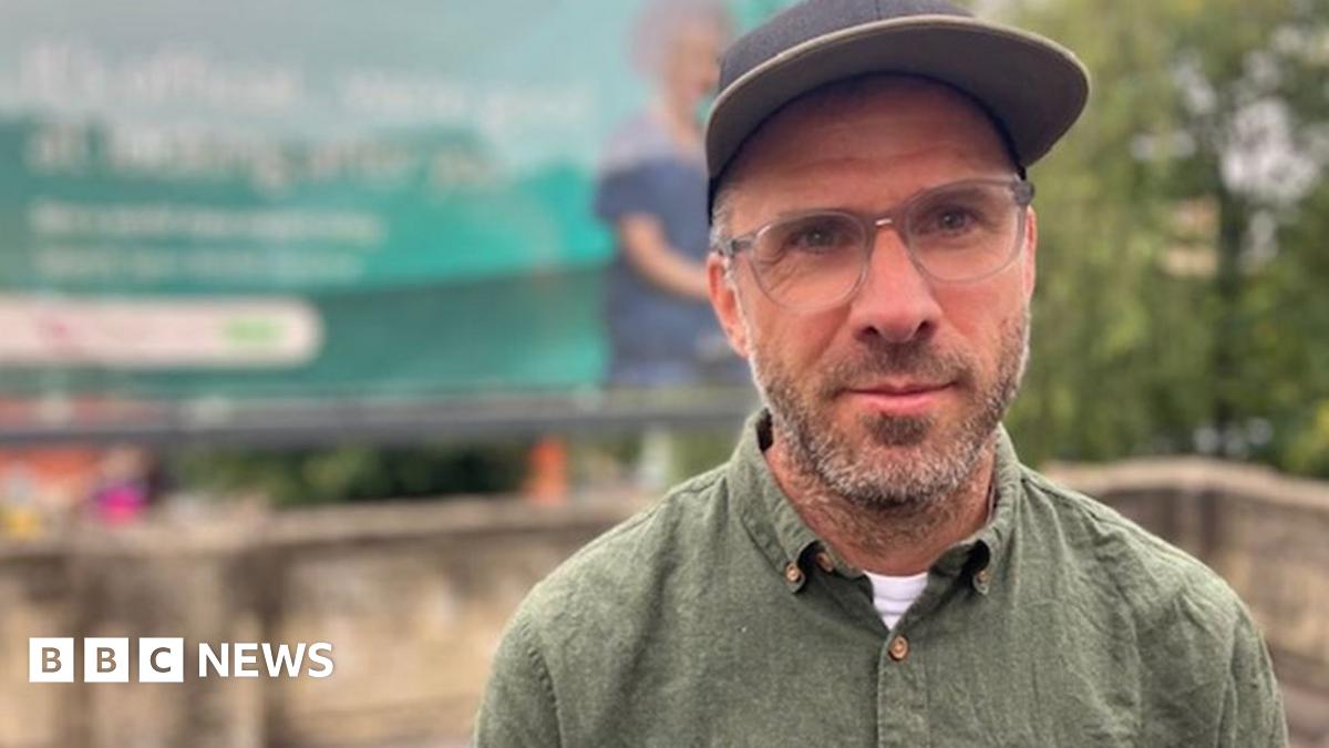 Bristol Spire Hospital widens investigation into mesh surgeon - BBC News