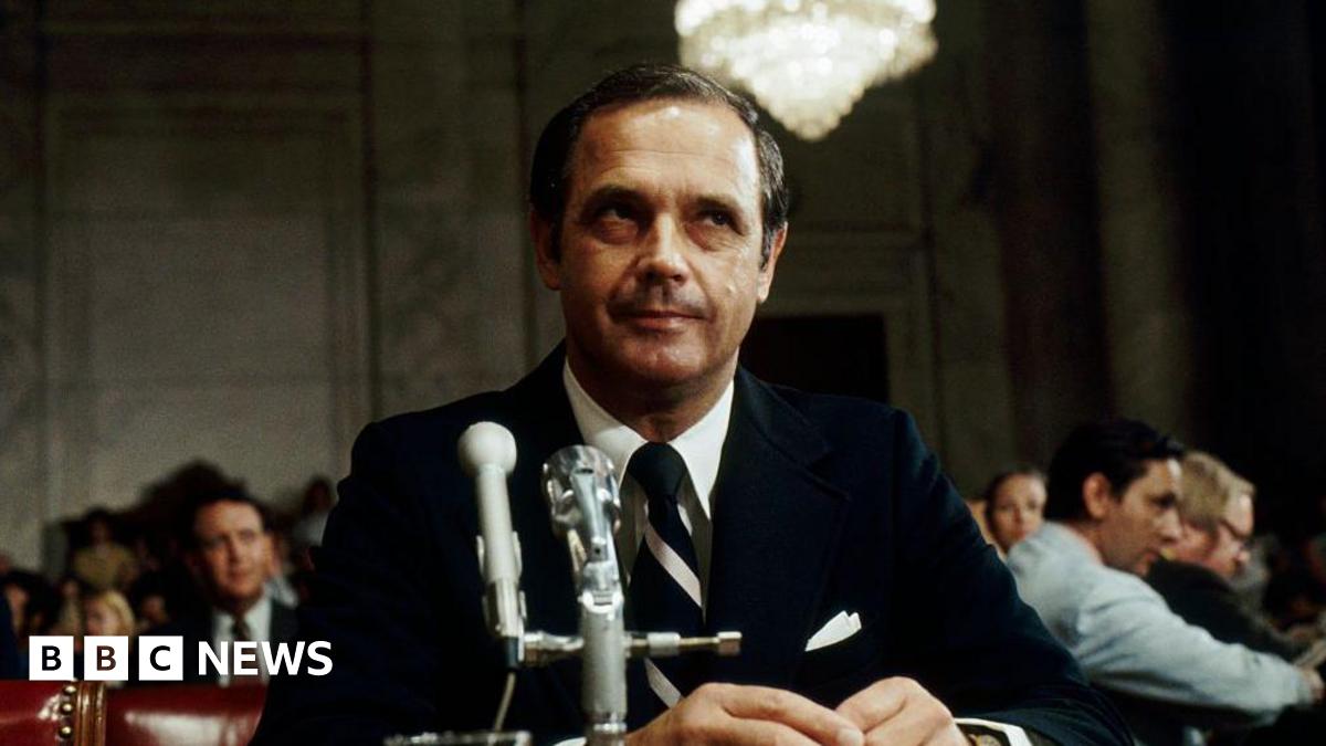 Alexander Butterfield, who revealed Nixon Watergate tapes, dies