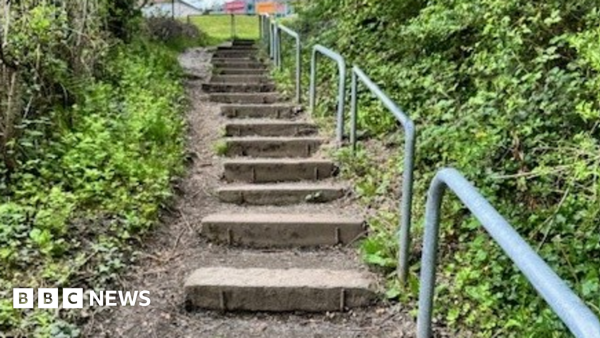Safety work carried out on Keighley's 'Cat steps' footpath