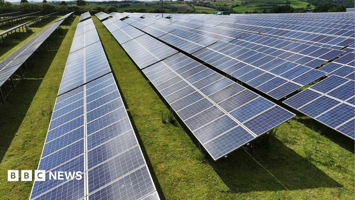 bbc.co.uk - Ivan Morris Poxton - Solar farm approved on former RAF bombing site near Messingham