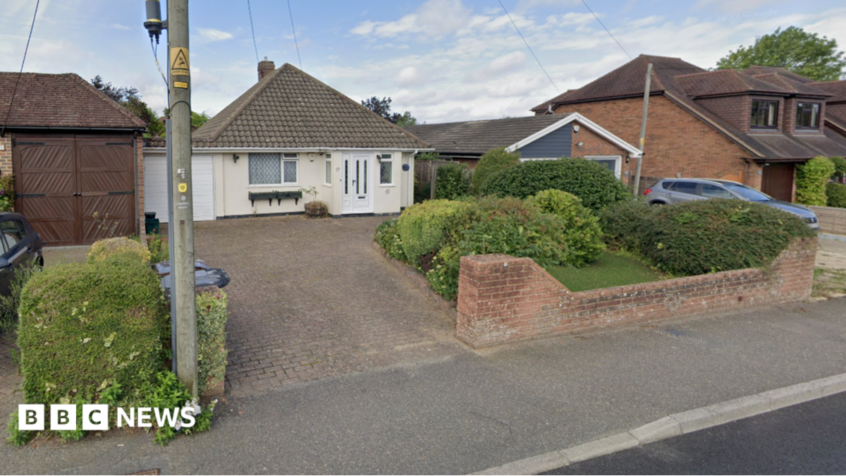 Human bones found in south-east London garden