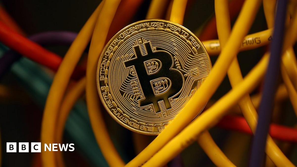 Tech Tent: What a year for Bitcoin - BBC News