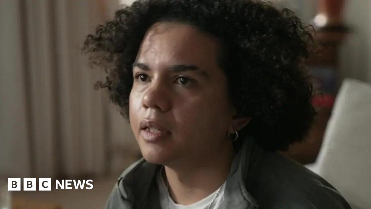 Cross-sex hormones for under 18s could be restricted or banned