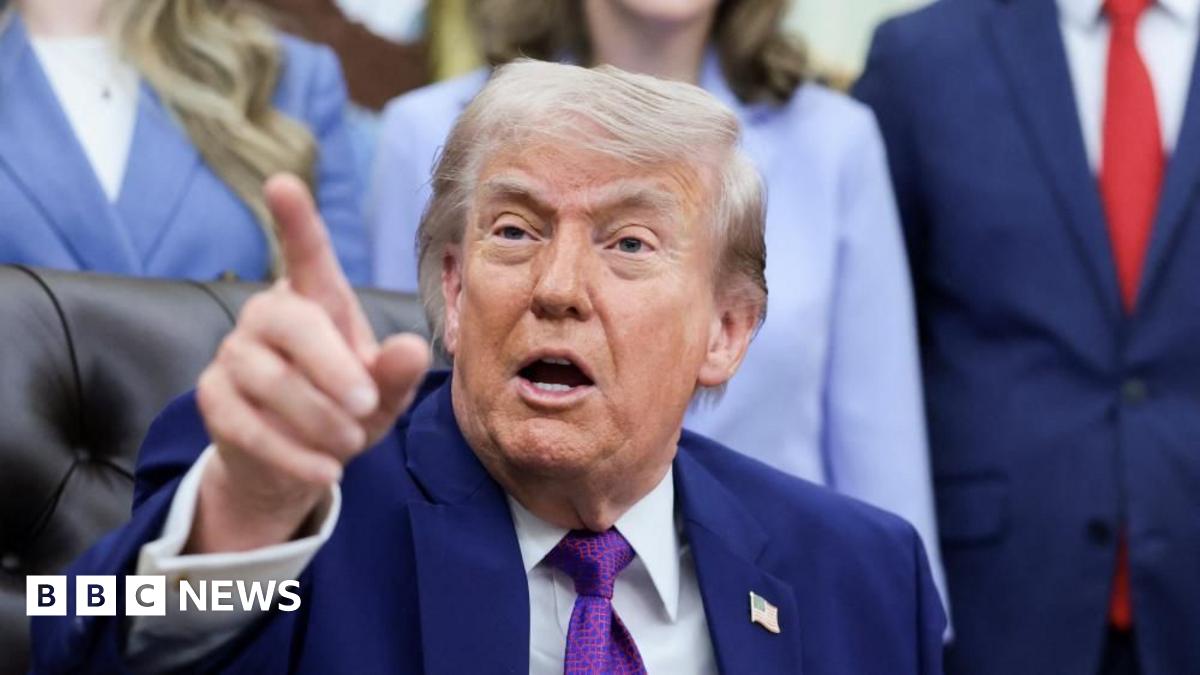 Trump says Iran ceasefire is on 'massive life support'