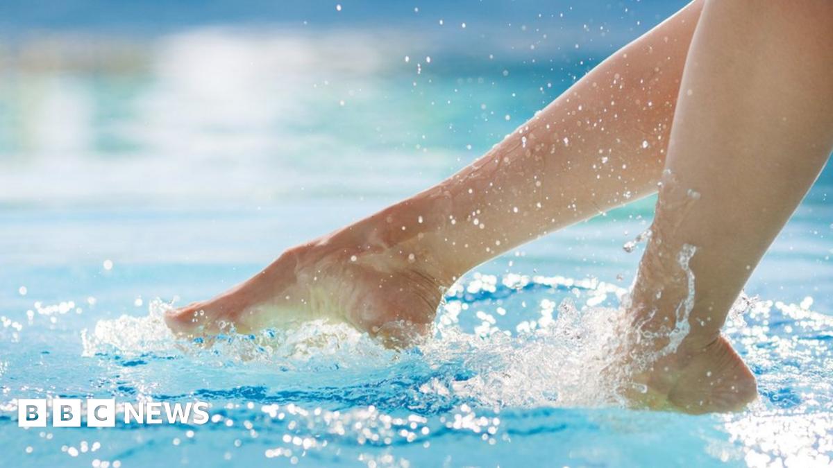 pool nudism 02' Calgary cancels 'all-ages' naked pool party amid outrage - BBC News