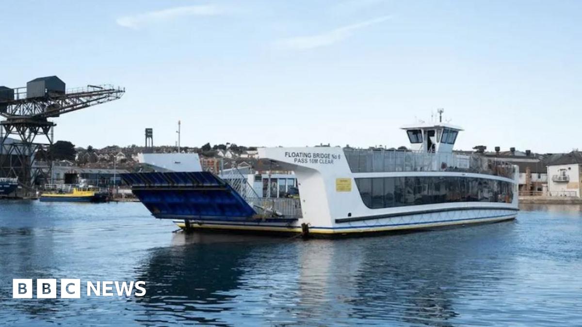 Chain ferry timetable tweaked for Round the Island Race - BBC News