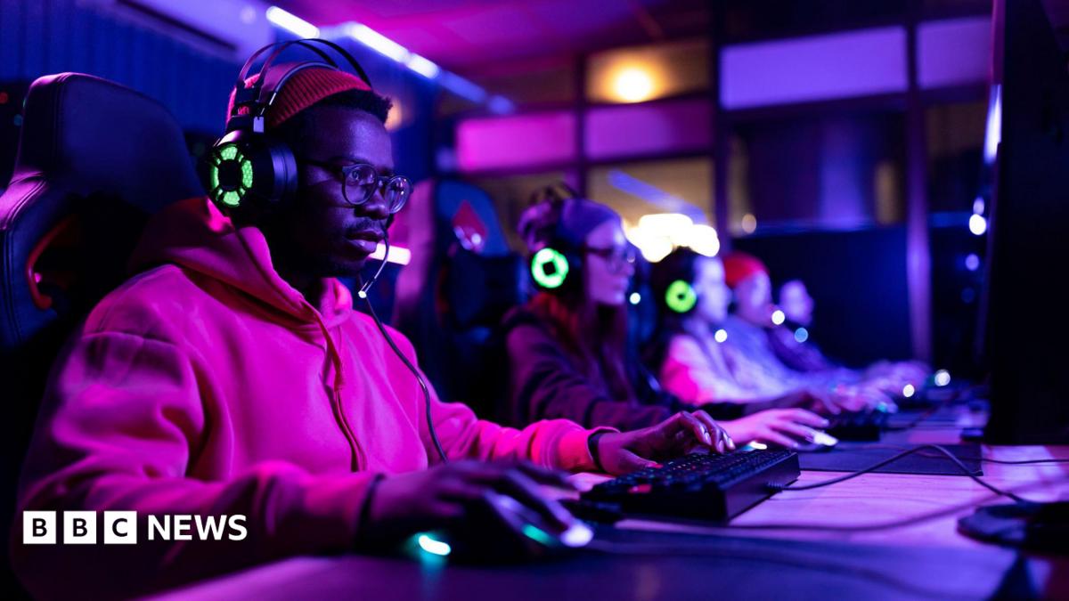 bbc.co.uk - Danny Fullbrook - What do esports students actually learn on a course?