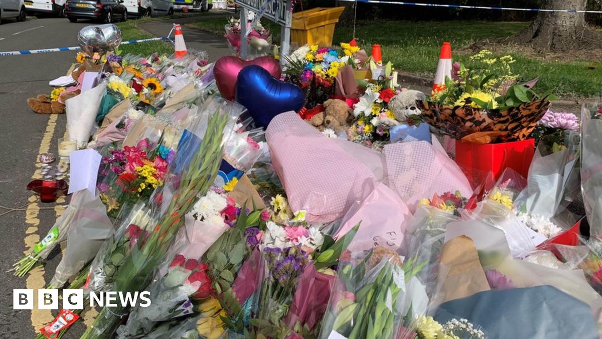 Tributes on road