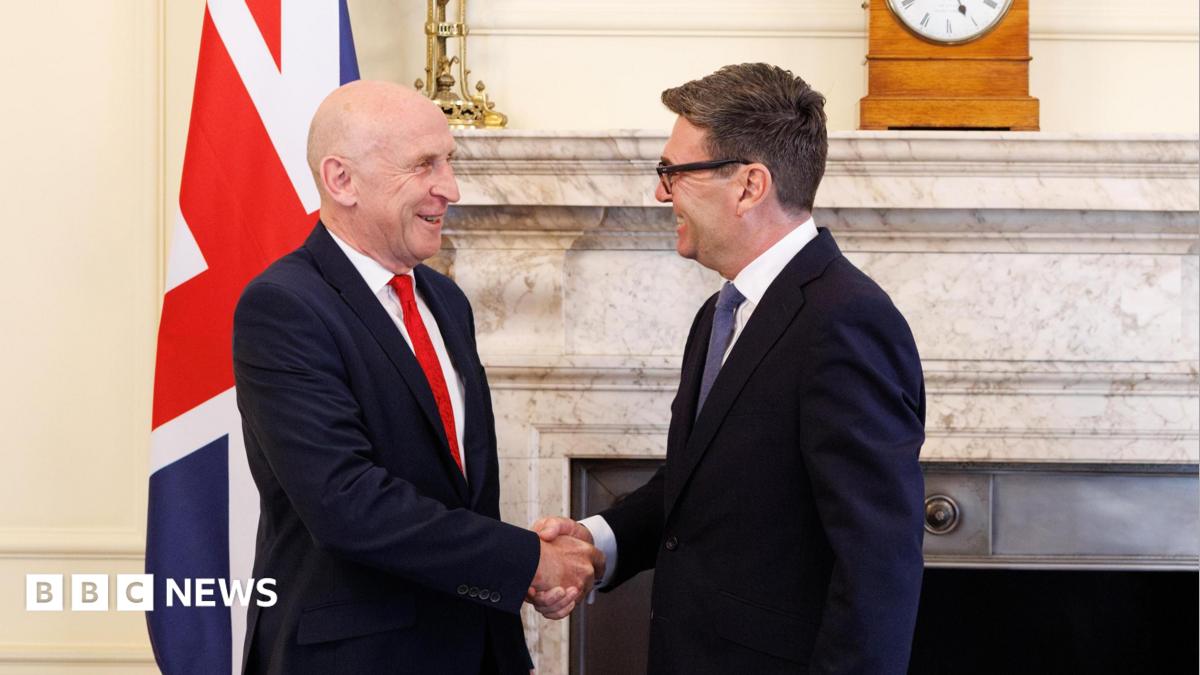 Burnham pledges to 'bring back hope' as he makes Healey chancellor