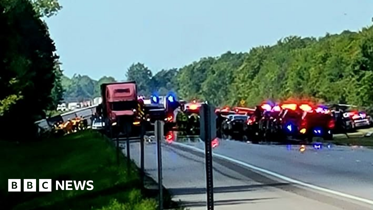 Five dead in bus crash after Niagara Falls tour