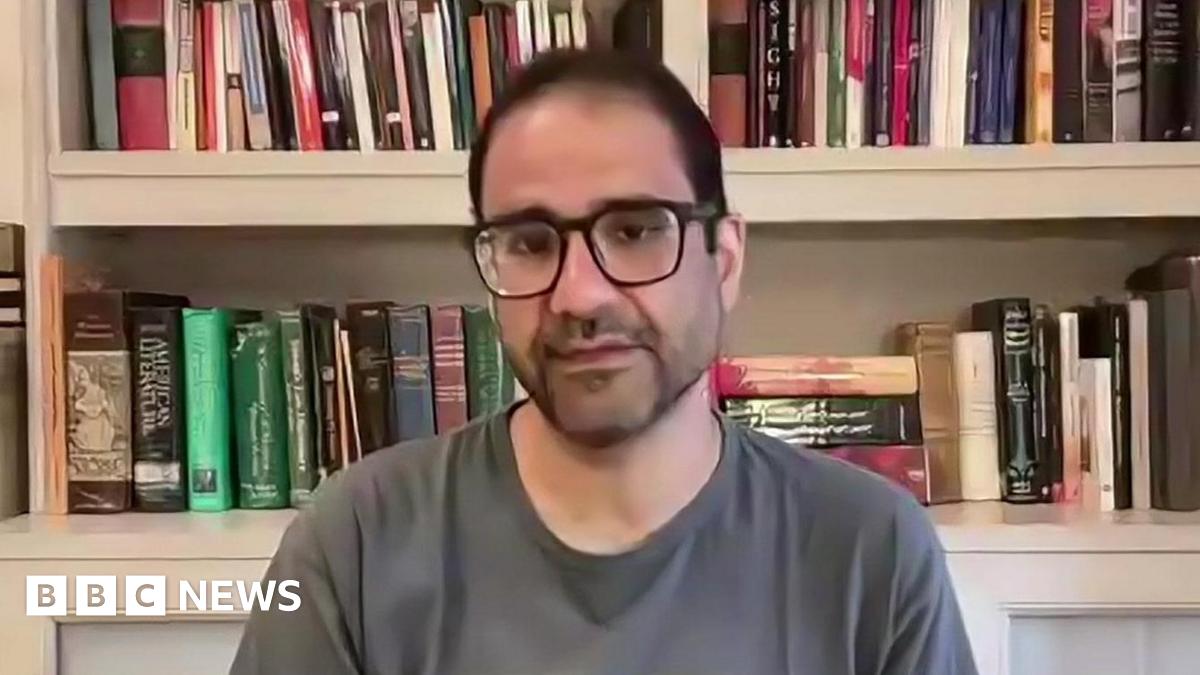 
                            Starmer criticised for welcoming return of Egyptian activist