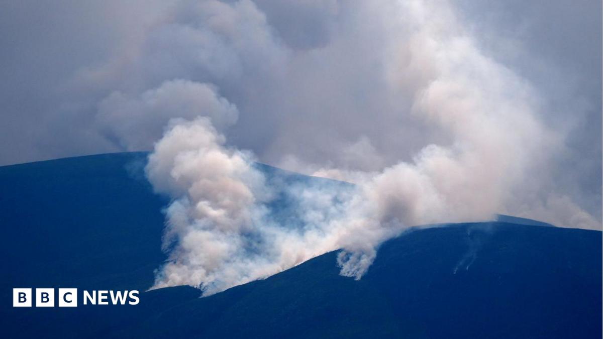 Scottish firefighters contain Cairngorms wildfire after 24-hour fight