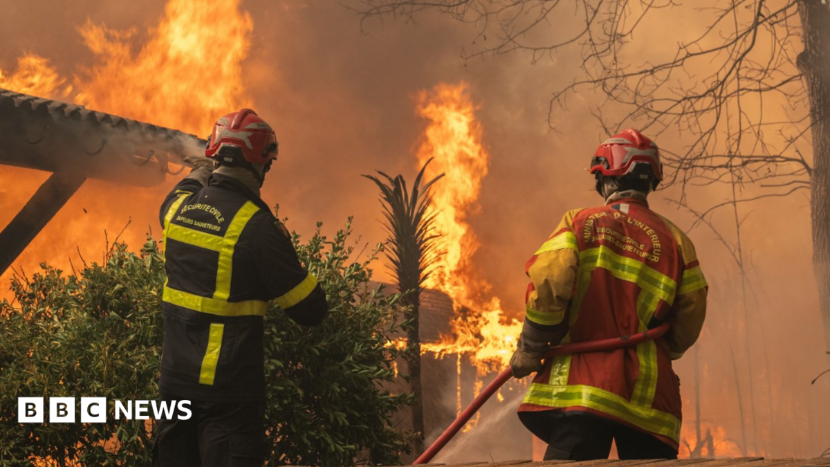 Wildfires In Spain and France Force Mass Evacuations and Displacement of 270,000 People - News Directory 3